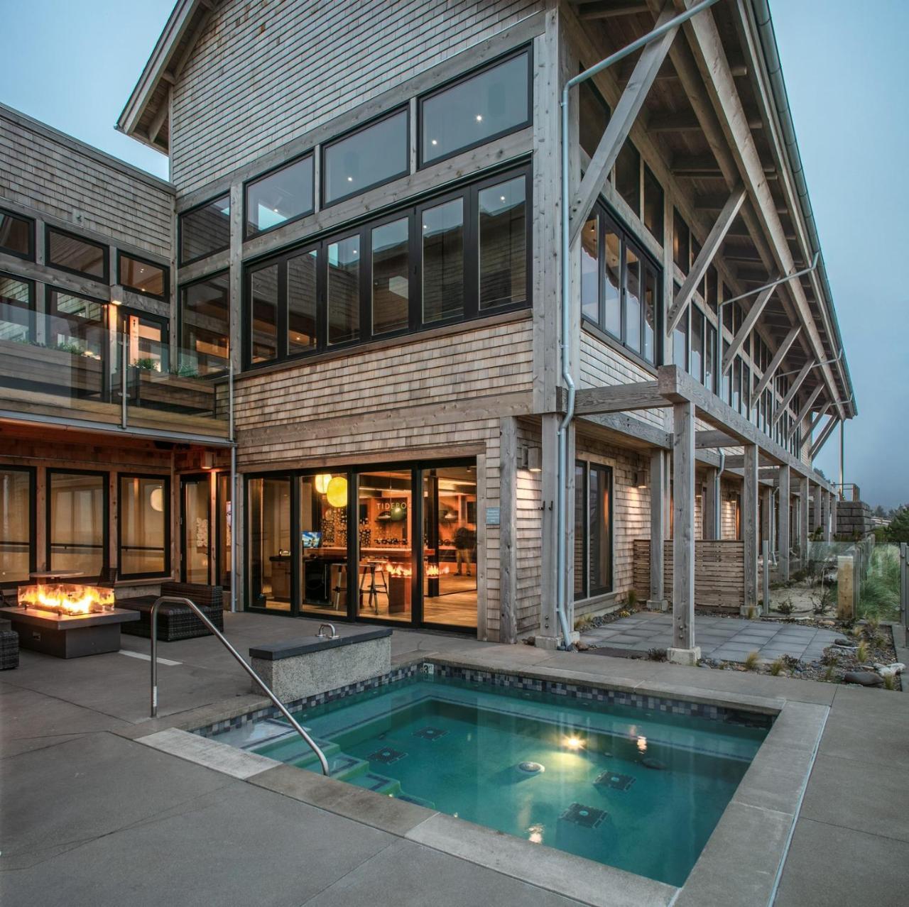Headlands Coastal & 4* Pacific City